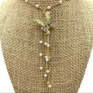 Butterfly necklace with tassel. Faux pearls. New With Tags !‎